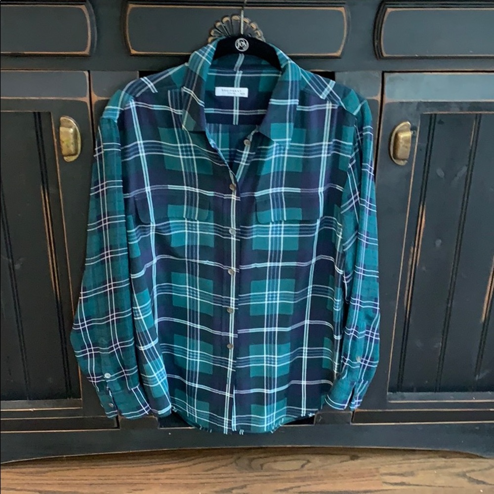 Equipment classic silk button down